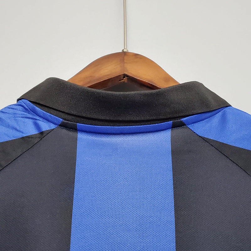 Camiseta retro local del Inter de Milán 2001/02