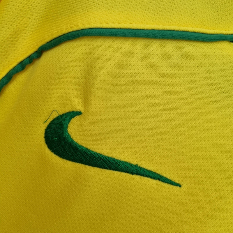 Camiseta retro local de la selección nacional de Brasil 2004/06