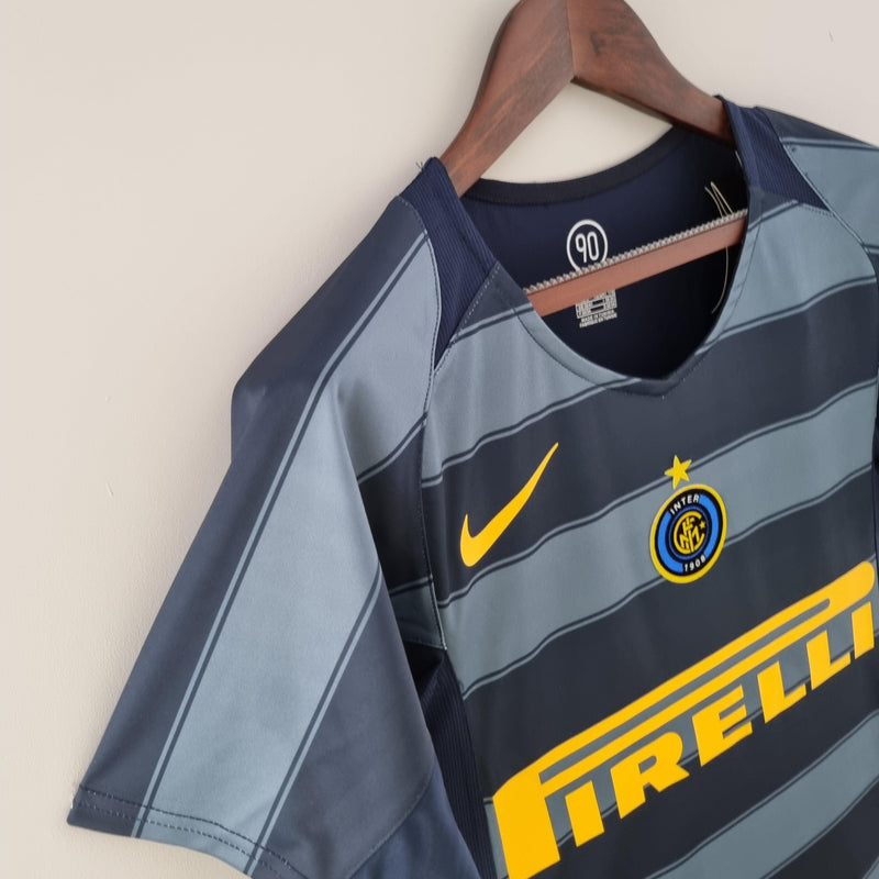 Camiseta retro de la tercera equipación del Inter de Milán 2004/05