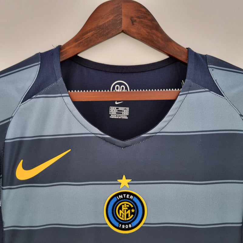 Camiseta retro de la tercera equipación del Inter de Milán 2004/05