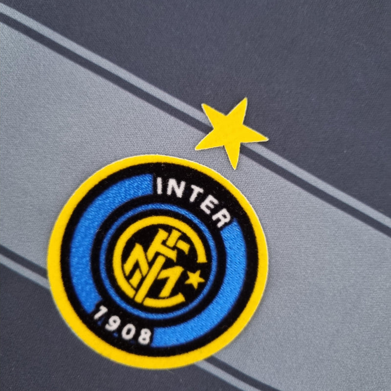 Camiseta retro de la tercera equipación del Inter de Milán 2004/05